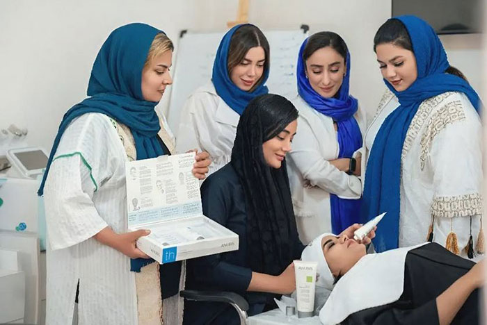 آموزشگاه پاکسازی پوست شفیع (منطقه صادقیه)